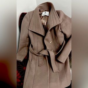 Babaton The Connor Coat

-